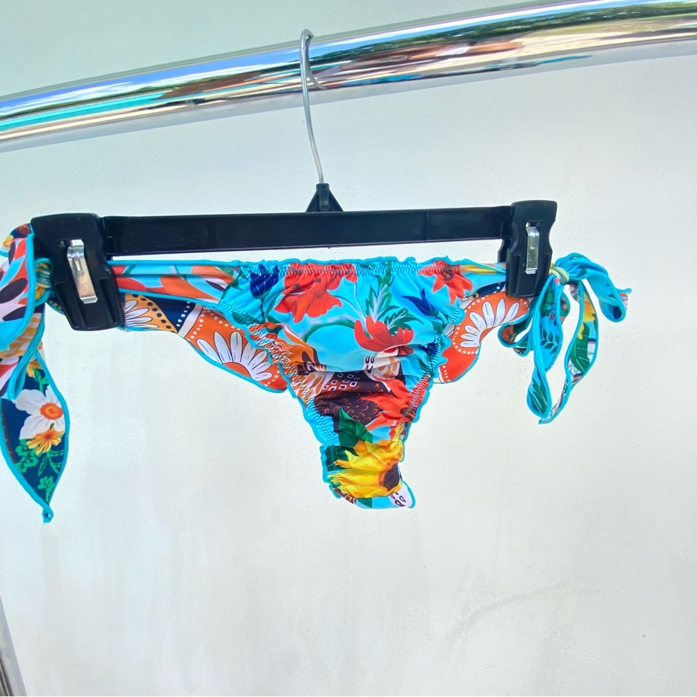 Cia do Sol Blue Multicolor Floral Rooster Cheeky Bikini Bottoms Size Medium